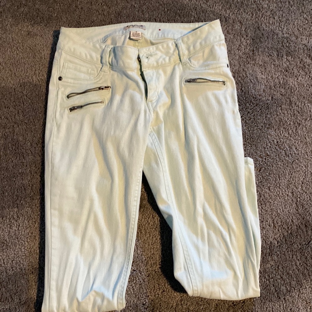 Light Mint Capris
